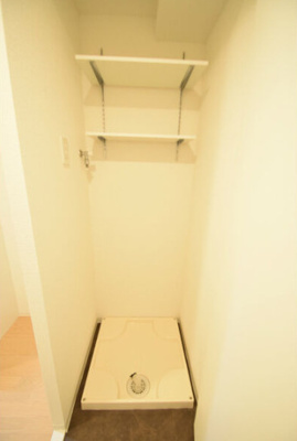 【設備】 | アルティザ淡路駅東 | 洗濯機置き場です