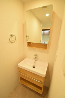 【洗面所】 | アルティザ淡路駅東 | コンパクトで使いやすい洗面所