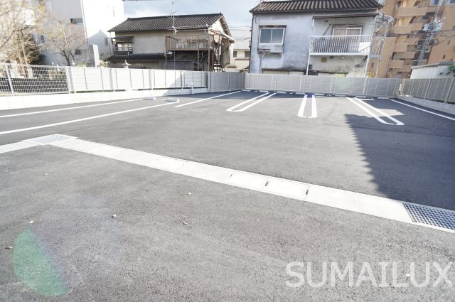 熊本市中央区出水１丁目のアパートの駐車場