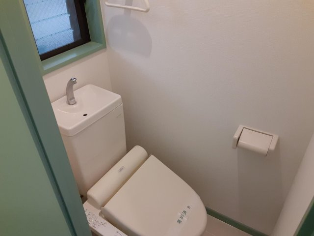 【トイレ】 | タウンハウスビレッジ | 別号室の写真になります。現況優先。