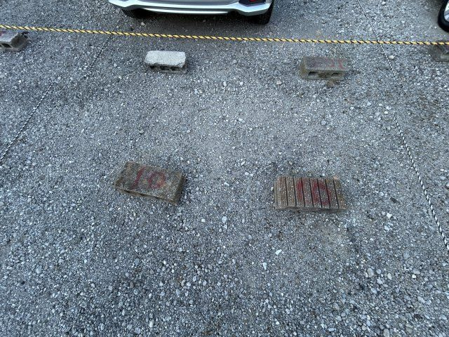 アン・シャルマン駐車場の庭