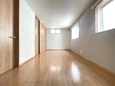 【洋室】 | 吹田市佐井寺南が丘貸家