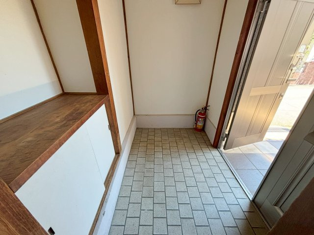 二見町福里　中古戸建の玄関