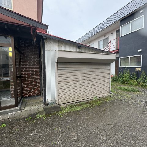 室蘭市日の出町2丁目8-18の駐車場