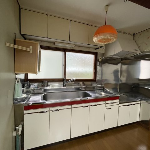 室蘭市日の出町2丁目8-18戸建のキッチン