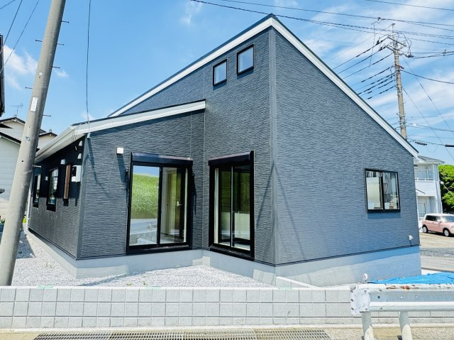 三郷市鷹野１丁目新築戸建【八木郷小学校：9分】の外観|完成済み内覧可能です！