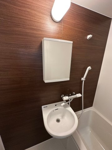高槻井上ビルの洗面所|写真は同マンション別部屋