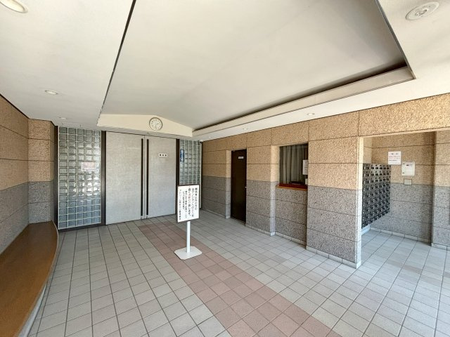 アドリーム明石土山のエントランス