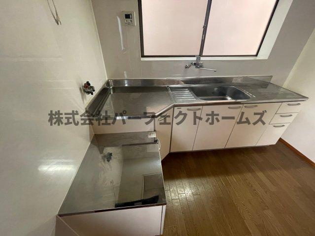 高柳6丁目ガレージハウス　のキッチン|お料理しやすいキッチンです