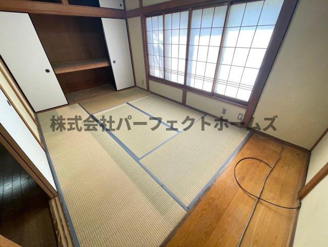高柳6丁目ガレージハウス　の和室|柔らかい畳が心地よい和室