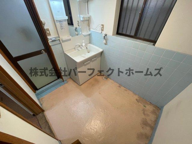 高柳6丁目ガレージハウス　の洗面所|忙しい朝には欠かせない洗面所です