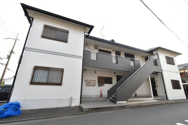 ファミーユ西条