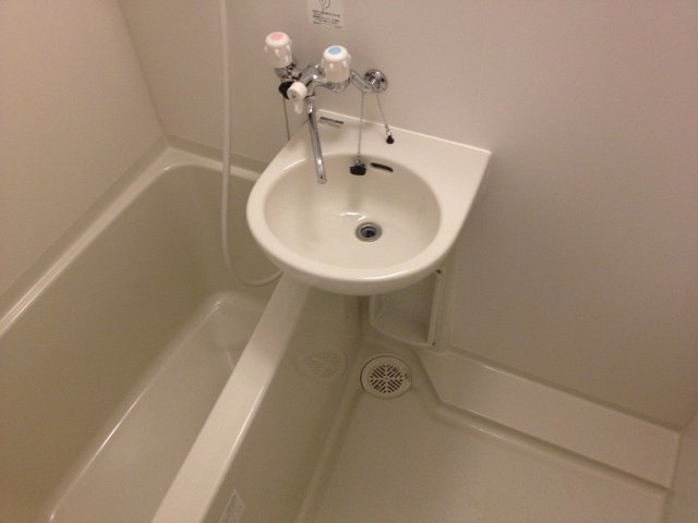 レオネクストフラッツリリーの浴室