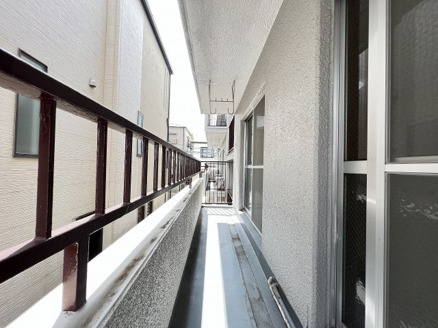 相互マンションのバルコニー