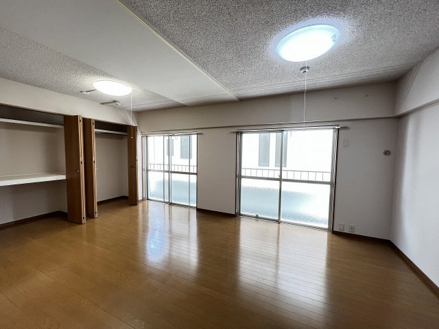 相互マンションの洋室