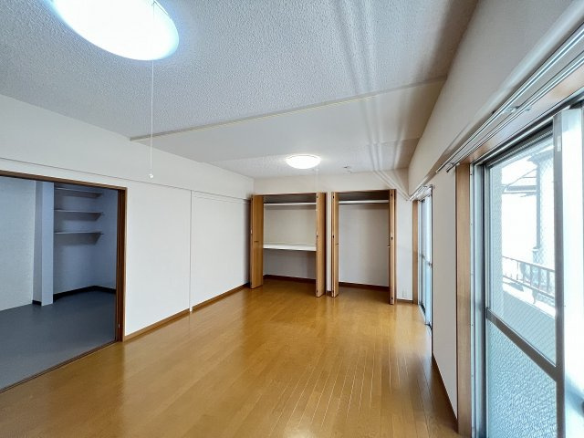 相互マンションの洋室