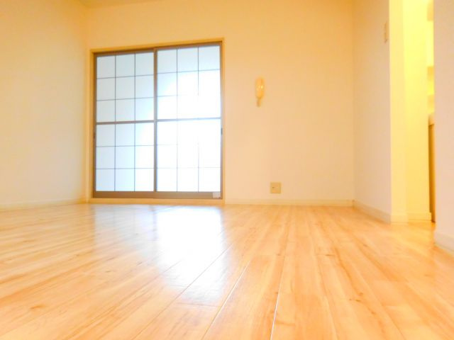 ジュネスドミールの居間・リビング