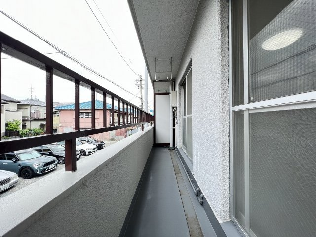 相互マンションのバルコニー