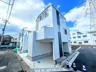 【外観】 | ◇◆武蔵新城新築全4棟　B号棟◆◇ | ◆一戸建てを中心とした街並みが整然と続き、周辺は高い建物が建っていないので、緑の多い閑静な趣を感じる環境です。街並みや周辺環境も重要なポイントです！！