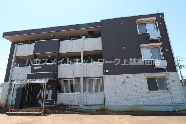 ラグナタウン門前