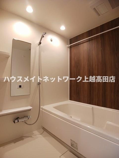 ヴィラ　シャングリラ高田　Ａの浴室|バス