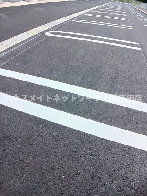ヴィラ　シャングリラ高田　Ｂの駐車場|消雪付駐車場