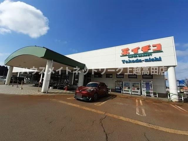 ヴィラ　シャングリラ高田　Ｂの周辺|周辺施設
