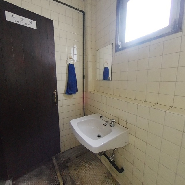 島栄町銀座ビルの洗面所