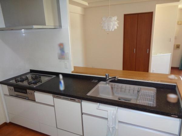 ロイヤルガーデン西浜のキッチン