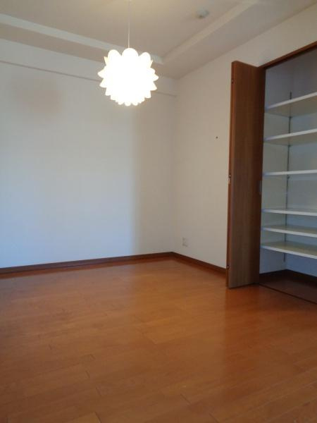 ロイヤルガーデン西浜の居間・リビング