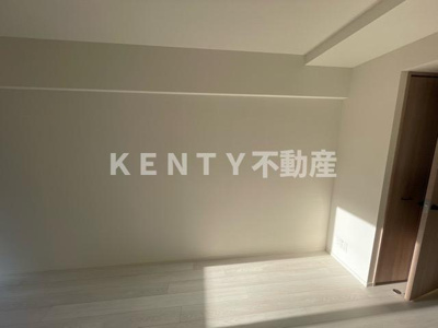 【寝室】 | ＴＡＳＵＫＩ　ＲＩＣＨＥＳＳＥ　ＫＡＭＡＴＡ | 落ち着いて過ごせるお部屋なので、寝室にいかがでしょうか