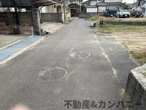 小川のおトチ　松山市小川売土地の前面道路含む現地写真|前面道路含む現地写真です