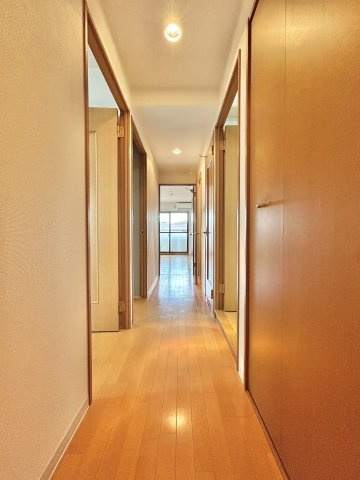 アグレアーブルのロビー