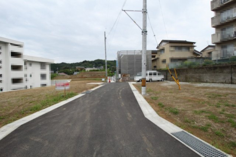 西塚ノ原　建築条件付き　売土地　南区画　（全8区画）の前面道路含む現地写真