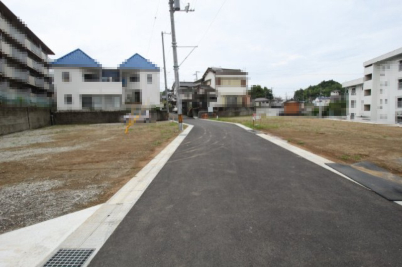西塚ノ原　建築条件付き　売土地　南区画　（全8区画）の前面道路含む現地写真