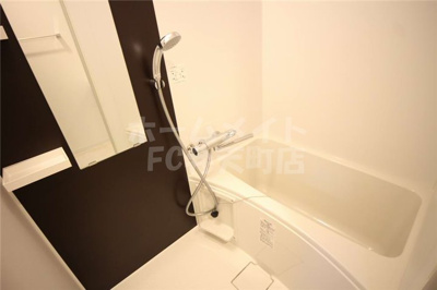 【浴室】 | フォーリアライズ阿波座ウエスト | お風呂です