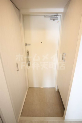 【玄関】 | フォーリアライズ阿波座ウエスト | 明るい玄関です