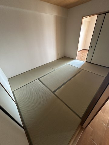 エポック三丁山の和室