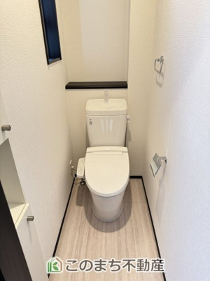 【トイレ】 | CLEIAS Town宇都宮市駒生町モデルハウス | 小窓から換気ができて清潔なトイレスペース☆
