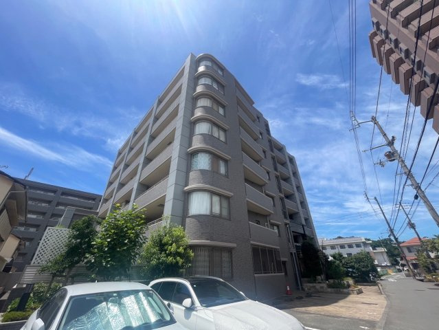 エイルマンション岩崎プレジデンスの外観