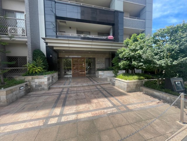 エイルマンション岩崎プレジデンスのエントランス