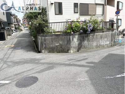 【前面道路含む現地写真】 | 明石市西明石西町一丁目　一戸建て | 角地の為2方向道路に接道しております♪