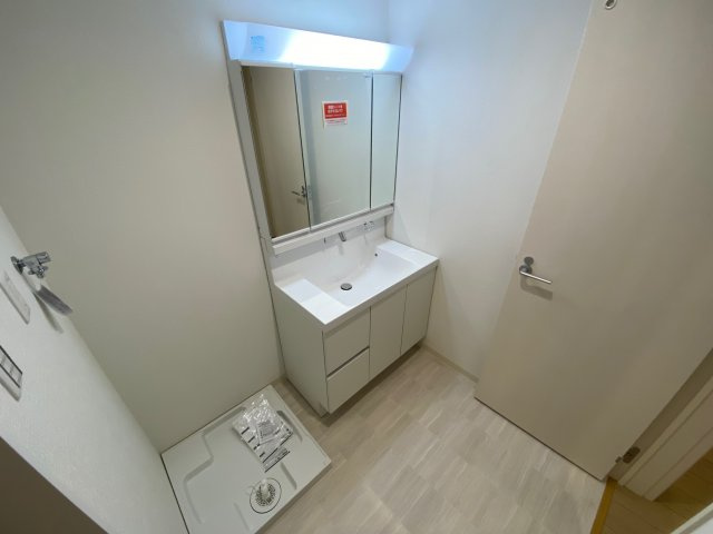 エフィー大阪狭山の洗面所|同物件別部屋