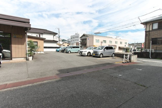 【駐車場】