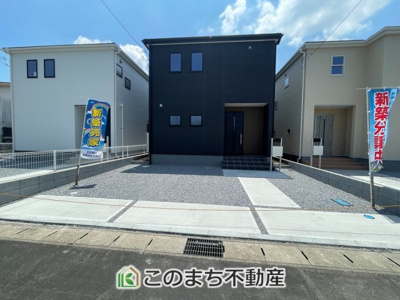 【駐車場】 | LiveleGarden.S宇都宮白沢町第3 | お車並列３台分ご用意しております♪
