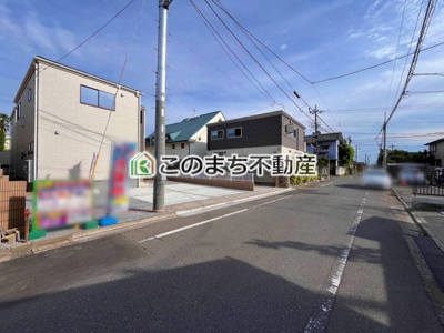【前面道路含む現地写真】 | LiveleGarden.S小山市八幡町第4 | 前面道路は広々としてます！運転が苦手な方でもお車の出し入れ簡単で安心です☆
