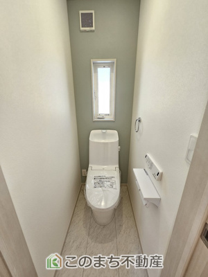 【トイレ】 | いろどりアイタウン宇都宮市細谷町23-P1 | 小窓から換気ができて清潔なトイレスペース☆