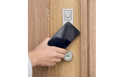 【防犯設備】 | いろどりアイタウン宇都宮市細谷町23-P1 | 玄関キーは上下２箇所のダブルロックキーと防犯性の高い電池錠で安全に配慮してます。