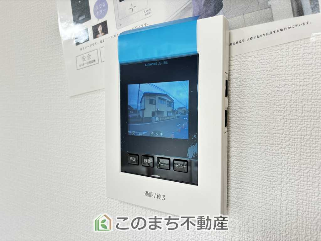 いろどりアイタウン日光市瀬尾22-ｐ2の防犯設備|モニタ付きインターホンで防犯面もしっかり安心♪