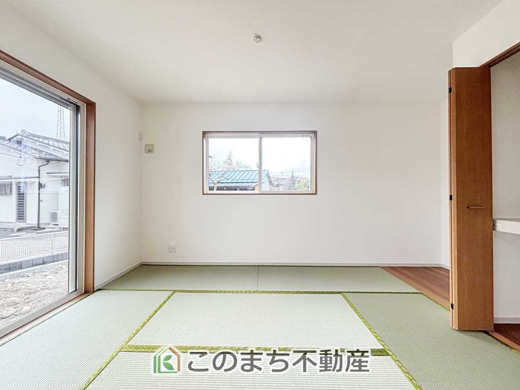 いろどりアイタウン日光市瀬尾22-ｐ2の和室|日当たりが良く明るい和室です。居心地の良いプライベート空間を演出します。